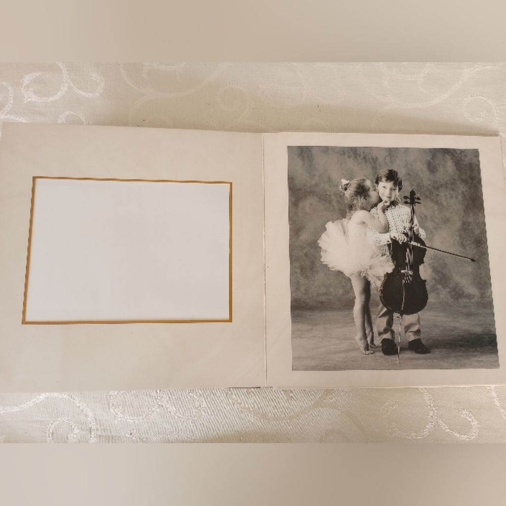 Anne Geddes Wedding Album - Picture 11 of 13